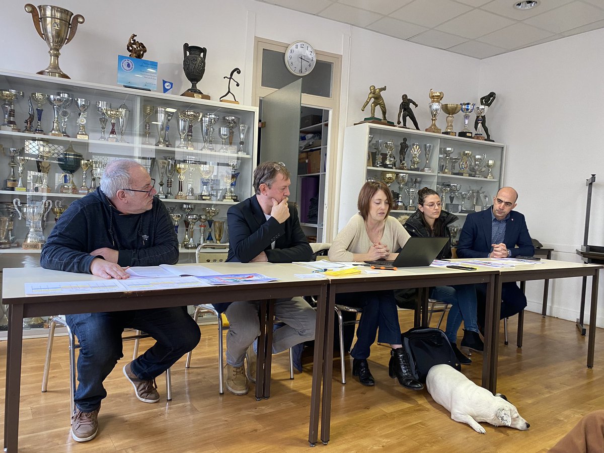 bdemontille's tweet photo. Depuis l’AG de l’Elan de #Lyon, bravo pour la vitalité et l’engagement de tous les membres de l’association au service des habitants de notre arrondissement. #gymnastique #trampoline #urbanjump #fitness #gymsenior #yoga #sophrologie #boulelyonnaise #lyon3 https://t.co/eMJHdvKibb