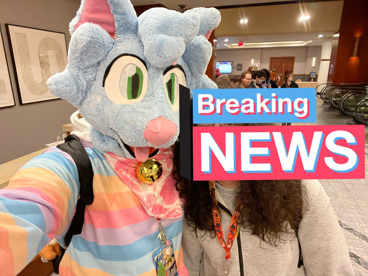 AruArufi's tweet image. First time at a Con!!

it was fun meeting a bunch of cool people, seeing lots of artists (my wallet took a hit), events were pretty nice too!! 

had a wonderful time with my partner over there, glad i got to be here 💙

#PDFC #PDFC2023 
(fish in 4th pic is @shitpost_fish)