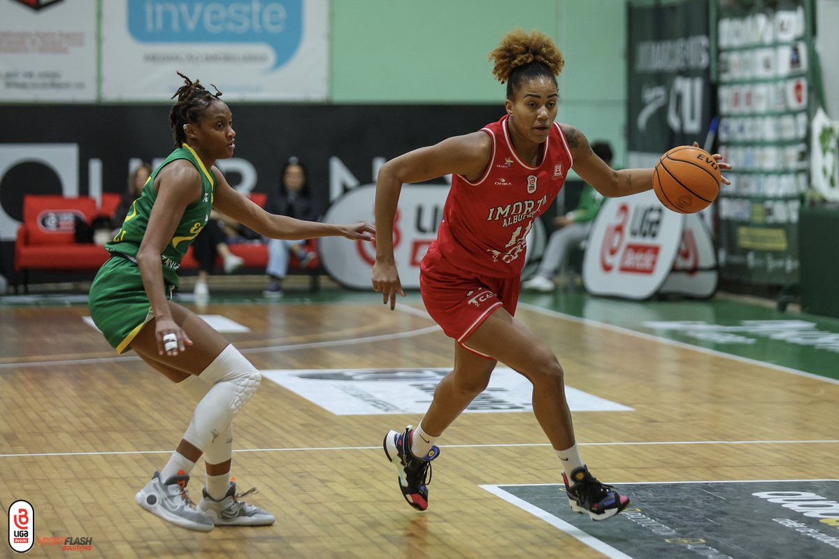 fpbasquetebol's tweet photo. 💪 @ryanogden_21 e Monique Pereira, atletas do Esgueira Aveiro OLI e Imortal Tcars, deram espetáculo em dezembro e "agarraram" o título de MVP Betclic do mês.

🔗 https://t.co/dDyQtTV4er

#SomosBasquetebol #LigaBetclic https://t.co/kYWt7duTFO