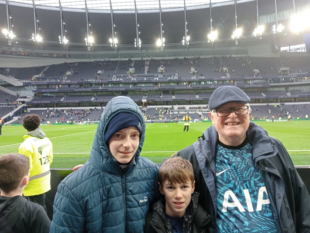 RayDescombes's tweet image. Enjoyed a 1-0 win with my grandsons