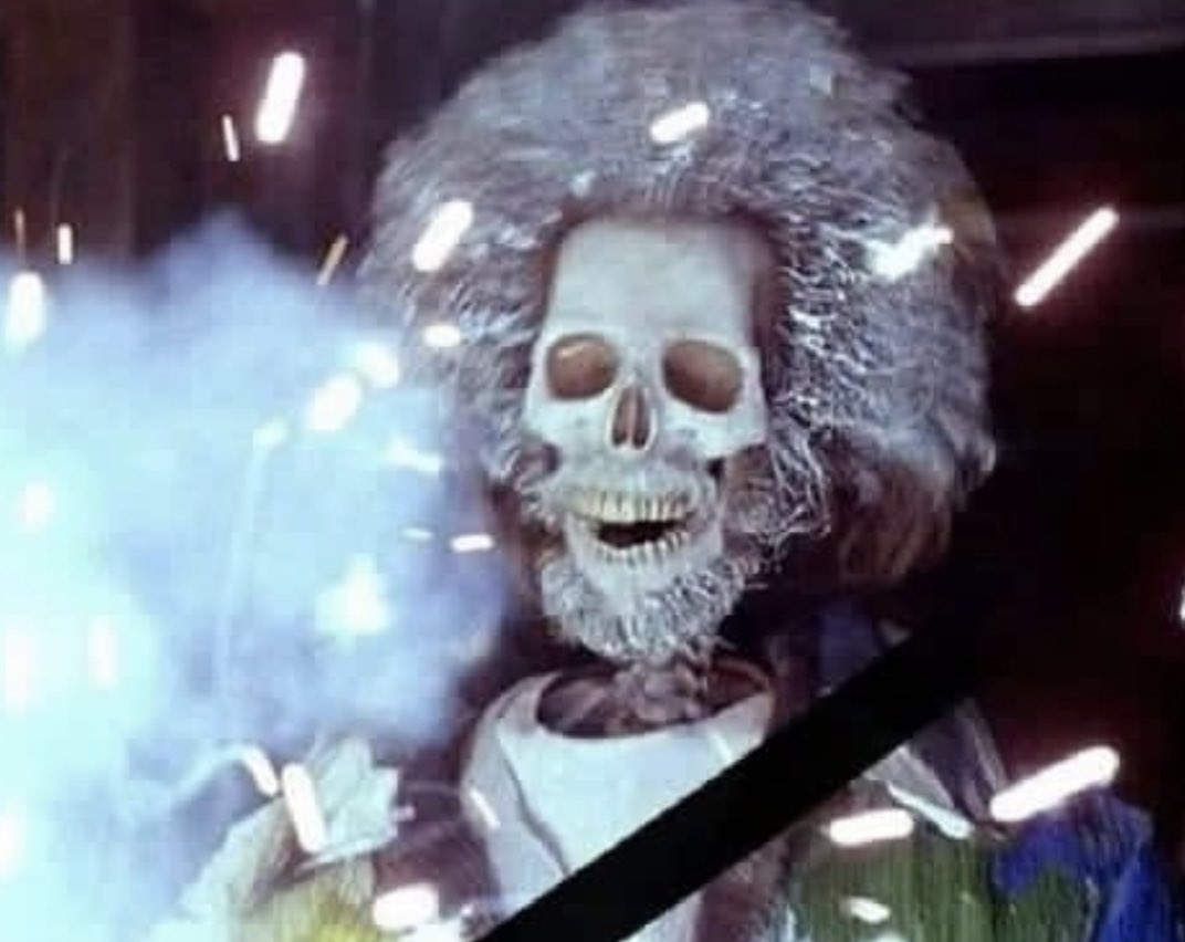 If you are driving a Tesla , be careful it’s raining 🤖 ⚡️🌩️ لكل سائقي التسلا ، تحملو على عماركم
#مطر #dubai
#tesla #rain