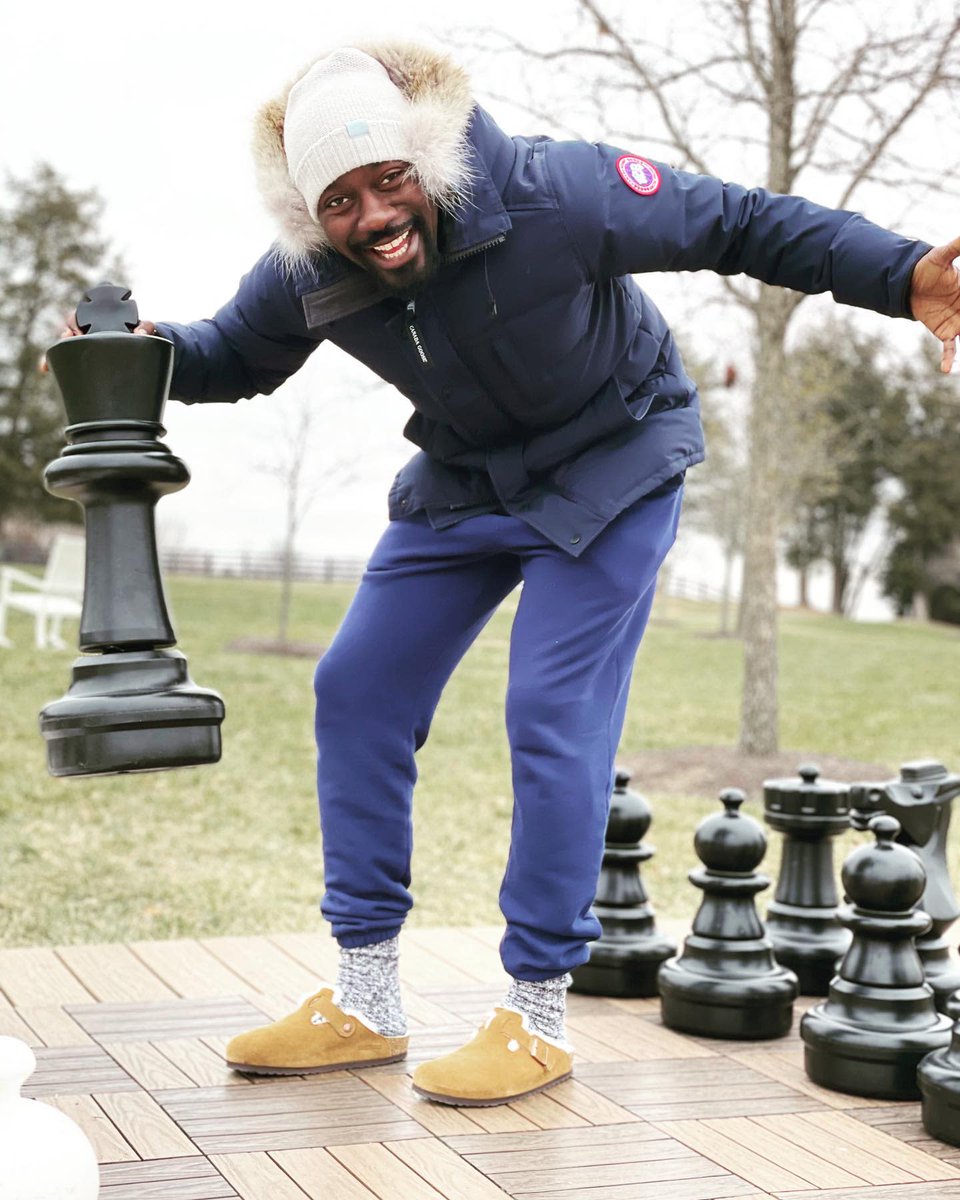 Who says you can't have fun outside in the winter? #bySalamander
📸 IG: dfulton27

#yardgames #lifesizechess