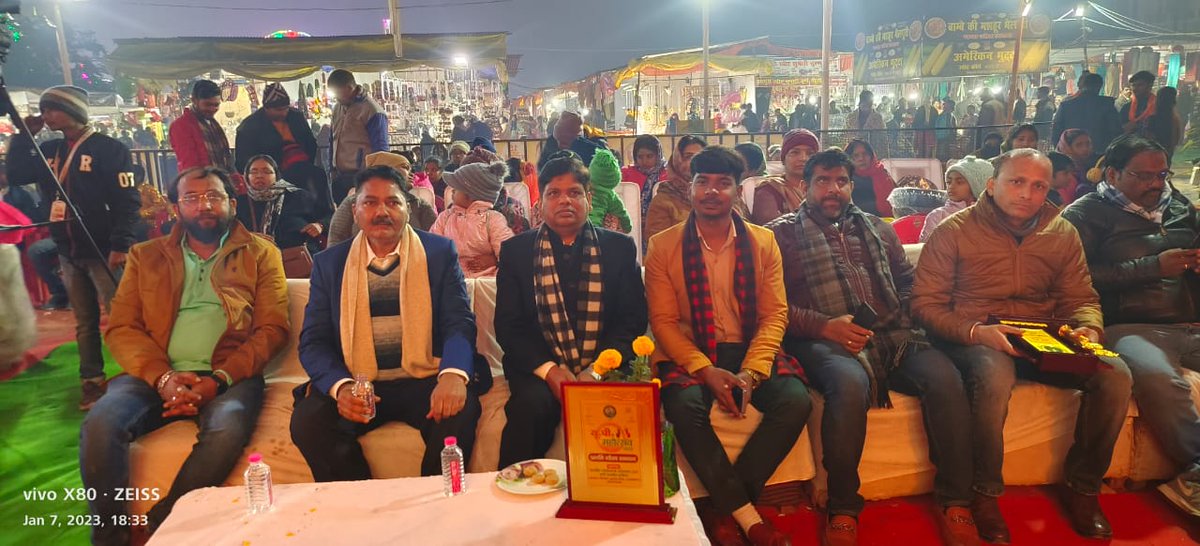 GR_Ambedkar's tweet photo. लखनऊ में श्री एन.वी.सिंह जी की अगुवाई में आयोजित"यूपी महोत्सव"में मुख्य अतिथि के रुप में उपस्थित होकर दीप प्रज्वलित किया। @BJP4India @JPNadda @RadhamohanBJP @Bhupendraupbjp @myogiadityanath @idharampalsingh @kpmaurya1 @brajeshpathakup @BJP4UP @BrijBahadurBJP @mukeshsharma__ https://t.co/IAJGYS7Ady
