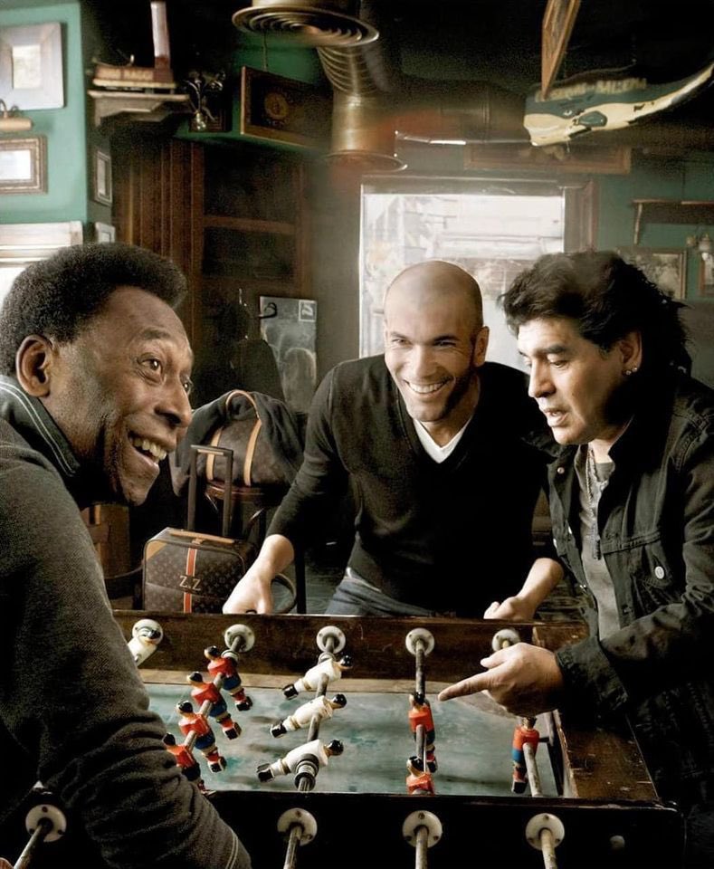Pelé. Diego Maradona. Zinedine Zidane.

Three of the greatest ballers we’ve ever seen. In one of the greatest pictures we’ve ever seen.

Long live Maradona and Pelé. 🕊️