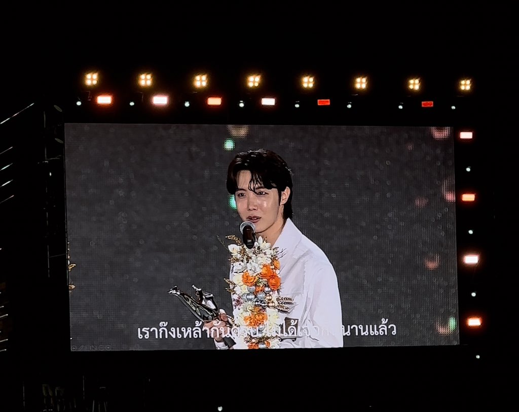 พี่โฮปบอก : จริงๆแล้วเมื่อวานนอกจากพี่จินที่เข้ากรม เราก๊งเหล้ากันครับ 🥹
#GDAinBKK #เจโฮปเบิ้นเบิ้นอินไทยแลนด์ #JhopexGDA