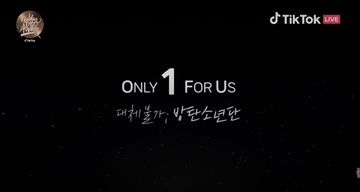 tanniekosmossss's tweet photo. This VCR made us all cried a lot. It means a lot to us. Their journey symbolizes many things to them. They really deserve the success that they have before until now. Congratulations BTS. I feel so proud to be an ARMY. The best 7 for us !!

BTS LIVING LEGENDS
BTS IS THE STANDARD https://t.co/rwnaSClZJ2