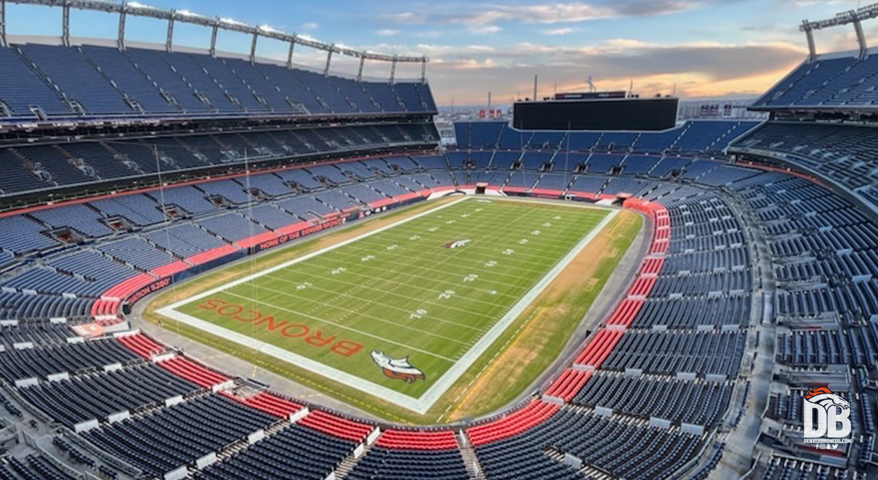 Denver Broncos on X: 'Fresh field for our final game. 