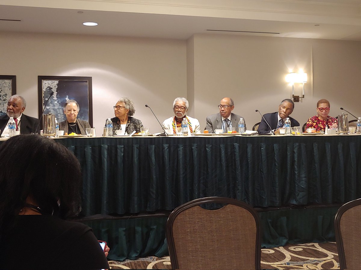 Black econ's should prioritize: Converting good research into practice, comm dev, jobs, work reflecting our experience, reparations, affirm action, multidisciplinary research, social justice,casting alt worldview, econ analysis for policy @NEAEcon #ASSA2023 #cornerstonebreakfast