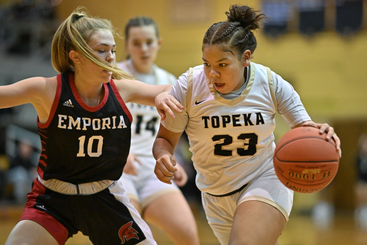 TopsportsN's tweet photo. Game recap: @EHSLadySpartans snap @T_HighAthletics' seven-game win streak in 51-40 Centennial League win at High. ...
https://t.co/JKAYk7DVRr… https://t.co/vuJmiKOfyS
