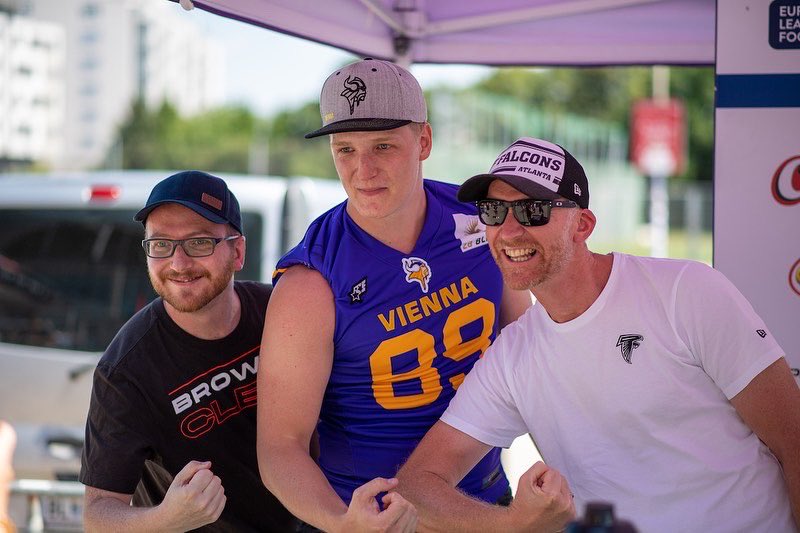 These pregame time with you guys! 😍💜 #PurpleReign
📸 <a href="/kingofkick2/">Peter Kramberger</a>