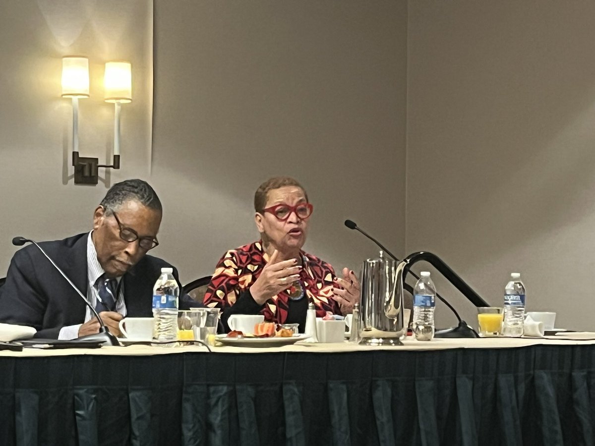 @drjlastword identified a major challenge for Black economists at the NEA #ASSA2023 Cornerstone panel “having to copy and paste one’s research agenda based on what White economists have done.” While that might lead to career advancement, it won’t lead to great policy research!