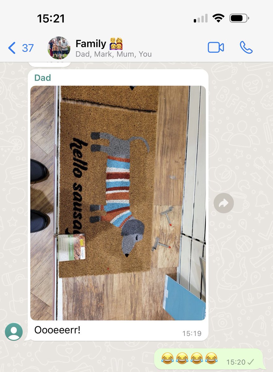 EveTheGemini's tweet photo. When your dad sends this on the family WhatsApp group whilst out shopping ๐ @Stevo_Stonko @Mark_Pybis #oower https://t.co/mk8UQgTMUr