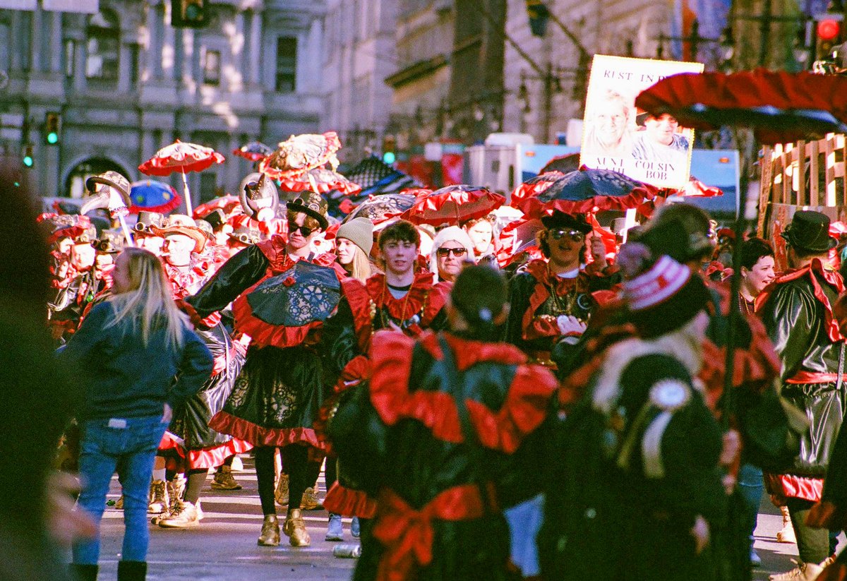 Mummers Parade 🎭

#MummersDay #NewYearsDay #FujiSuperia400 #Canon #EOS1n #FilmFeed #PhillyonFilm