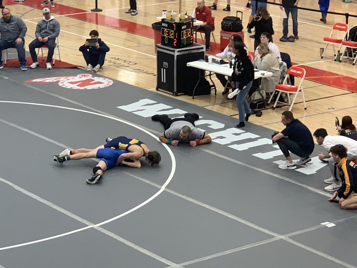 Wichita_NW's tweet photo. Early morning wrestling at North High. Good luck, Grizzlies! #PrideRespectExcellence https://t.co/DEYnJp5BXL