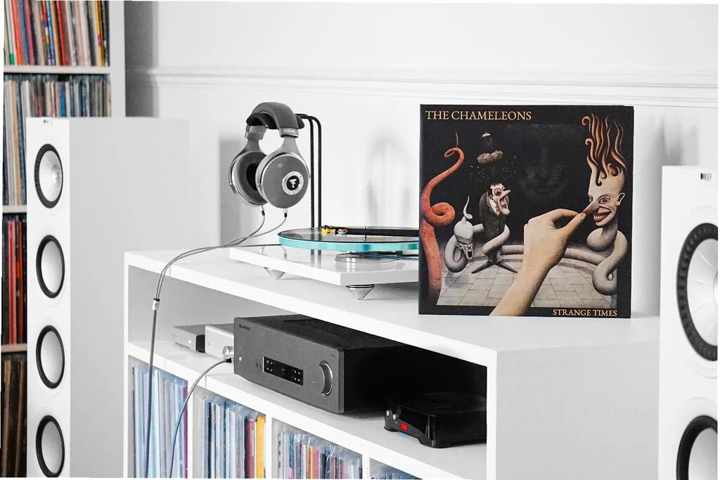 JayParmar's tweet photo. 'Strange Times' (1986/2022) by The Chameleons. Their fantastic third album, FINALLY given a worthy vinyl reissue to celebrate its 35th anniversary. Up to now I'd been desperately hunting for original pressings but they were all too rare and expensive. No… https://t.co/8OXw6U2JoA https://t.co/PqPO4yUtmw