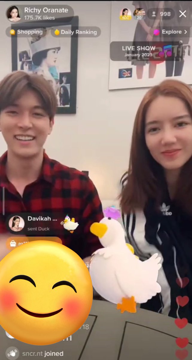 cbeautifulmind's tweet photo. เมื่อพี่ใหม่แวะมาทักทายและเปย์ของขวัญลสก็เขินไม่ไหวแล้ววว 😂 #อิทธิริช #ก็อตริชชี่ https://t.co/9TF9tP3e9i