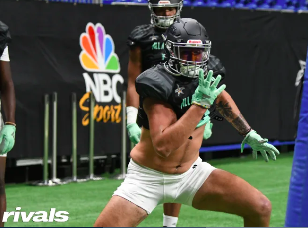 Good luck to <a href="/MentorRedline/">Mentor Football</a> Brenan Vernon in the <a href="/AABonNBC/">Navy All-American Bowl</a> today!
Brenan has volunteered for us &amp; cheered on <a href="/neohioflag/">Northeast Ohio Flag</a> players over the last few years
*Photo courtesy of Rivals.com
<a href="/brenanvernon/">Brenan Vernon</a> <a href="/NDFootball/">Notre Dame Football</a> <a href="/Marcus_Freeman1/">Marcus Freeman</a> <a href="/CoachWash56/">Al Washington</a> <a href="/ByKyleKelly/">Kyle Kelly</a> <a href="/insideNDsports/">Inside ND Sports</a>