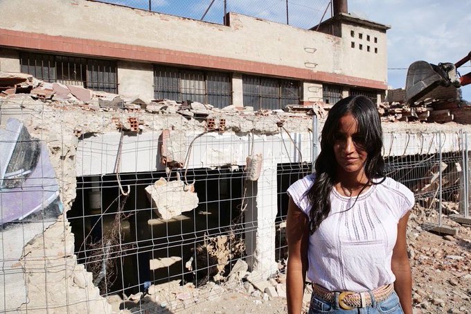 PiedrafitaMario's tweet photo. Pero vamos a ver, que hace unos meses Begoña Villacís se estaba haciendo un reportaje fotográfico en una demolición de chabolas.

 ¿Cómo podéis tener tan poca vergüenza? https://t.co/K68hGavMGN