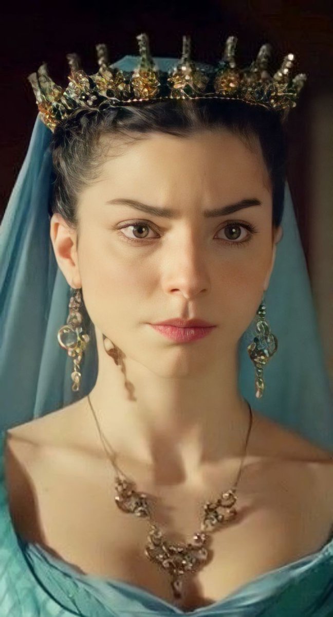 _c4rrot's tweet photo. Turkish actresses who could be Alys according to my imagination
a thread https://t.co/fBJ3d4vI1Y