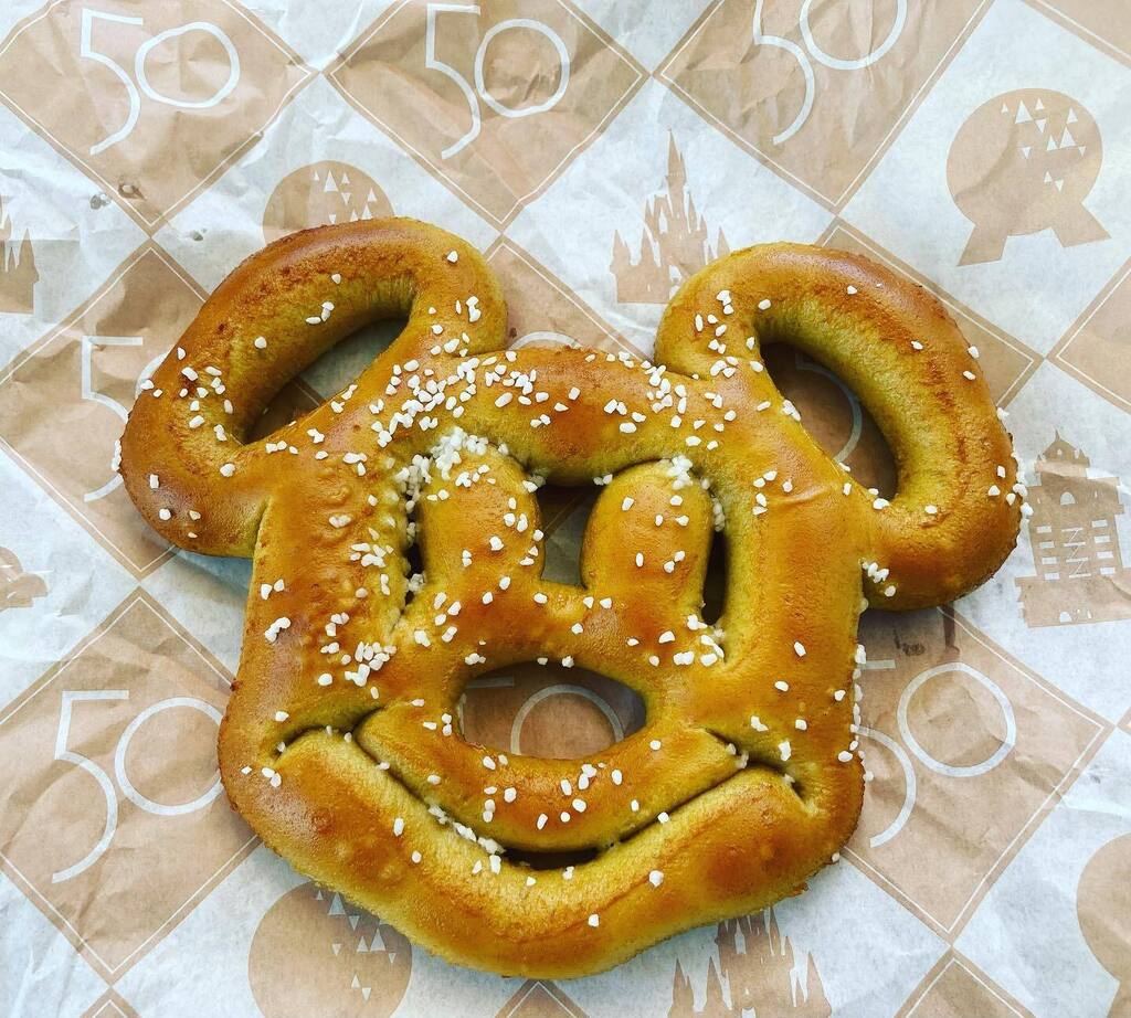 INTERCOT's tweet photo. It’s always Mickey Pretzel O’clock.
#LivefromDisney #rundisney #LivefromWaltDisneyWorld #WaltDisneyWorld #WDW https://t.co/qXbDwYpOxq https://t.co/7c1ZeqR9cr