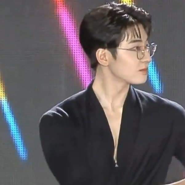 mythoonie's tweet photo. iba talaga si idol wonwoo, may padibdib 🫣 https://t.co/DvJX9oFIqa
