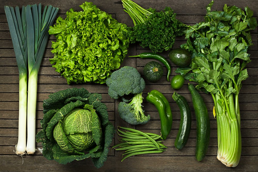 CoachDanGo's tweet photo. 4. Leafy greens

In particular we're talking about kale, spinach, watercress &amp; arugala.

Leafy greens are loaded with vitamins, minerals, fiber, antioxidants, vitamin C +A + K, while containing calcium, magnesium &amp; manganese.

Greens contain the most nutrients per calorie. https://t.co/YxKxSz4qud