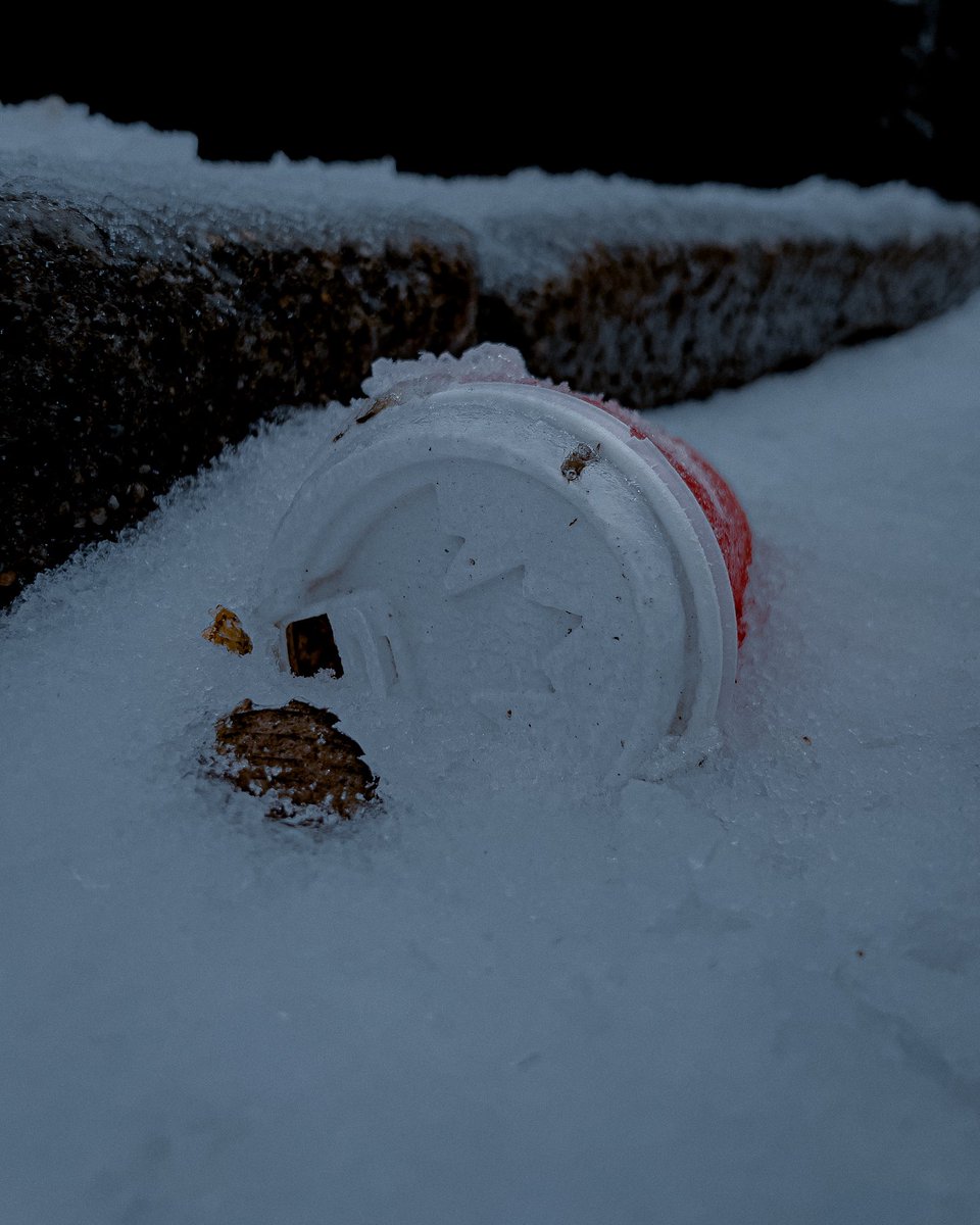 Anisan_i_'s tweet photo. //🥤❄️🄵 🅁 🄴 🄴 🅉 🄴 🄳 ❄️🥤\\
•#streetphotography #shotoniphone 
📱📸• 𝕀𝕡𝕙𝕠𝕟𝕖𝟙𝟛ℙ𝕣𝕠𝕄𝕒𝕩 
✍️ 🎨•𝕃𝕚𝕘𝕙𝕥𝕣𝕠𝕠𝕞.                                     https://t.co/M5hw3qcXBc https://t.co/Xm1DbKc9PC