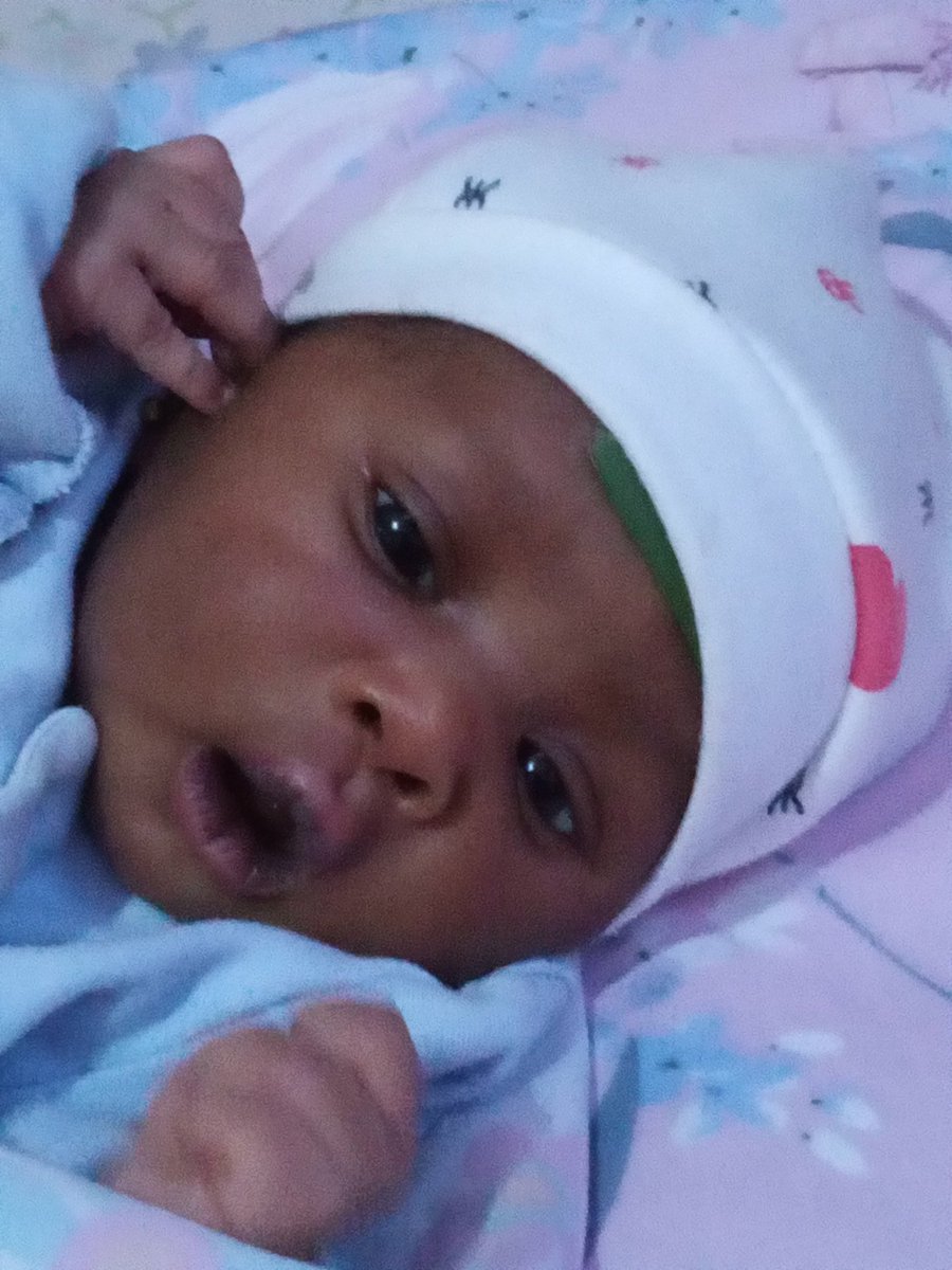 AlexDegea7's tweet photo. My new born baby girl and I thank God for this gift https://t.co/kiiVJQaExA