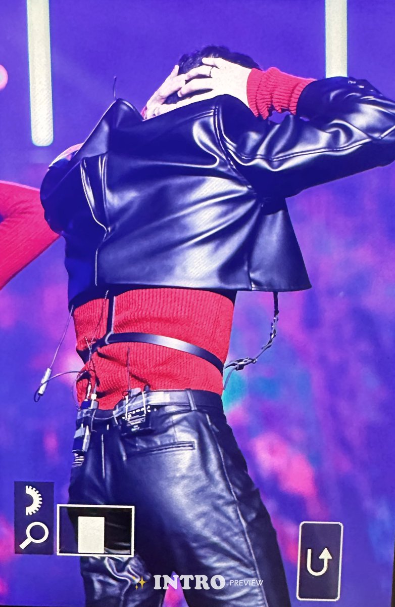 intro_v's tweet photo. 230107 ING 팬콘서트 프리뷰
#KEN #켄 #이재환 #VIXX #빅스 @jaehwany0406 

사슬은 사랑입니다🫶🏻 https://t.co/GKapkLVpZm