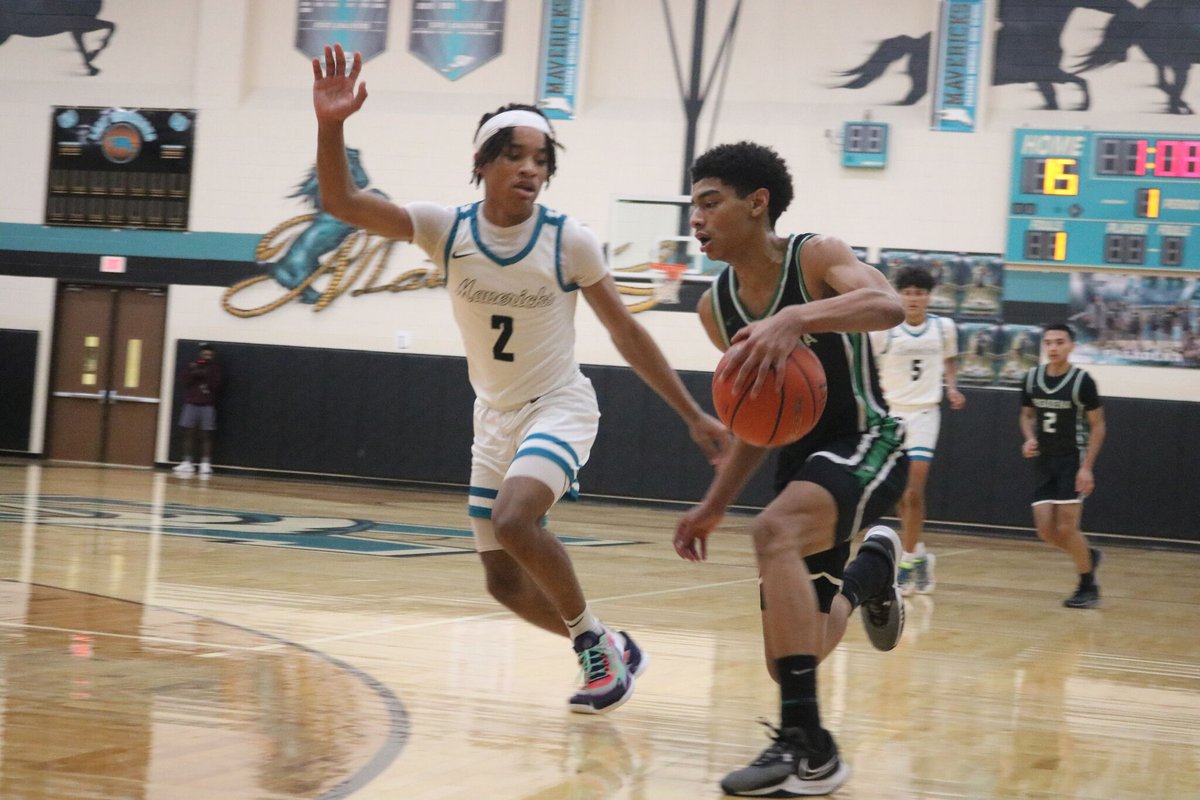 Pasadena erupts late to sink Mavs 84-58 dlvr.it/SgWvx5