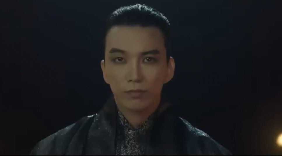 utterrains's tweet photo. jinmu shifted souls and the first thing he does is slick back his hair, darken his brows, and put eyeshadow thats so goofy

#AlchemyOfSouls2Ep9 #AlchemyOfSoulsEp29 #AlchemyOfSoulsS2 https://t.co/VM0p02gXz6