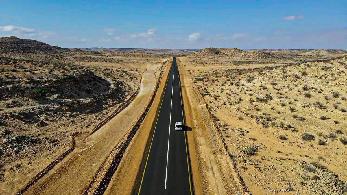 cmxayir's tweet photo. Finally we did it, “The road between Laacdheere- Rabaable”. Also the construction and rehabilitation the road between Birtadheer- Kalabayr is on the Way. 

Thanks u all. https://t.co/t5iUaVw66p