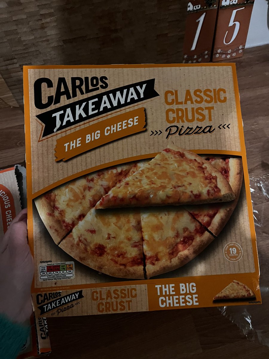 CatInTheTophat's tweet photo. @AldiUK just opened this pizza purchased today and it has a long dark hair on it. there goes pizza night 🤢 https://t.co/sab5xYk8vU