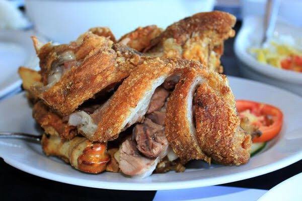 foooodtales's tweet photo. Crispy Pata #Pata #PorkKnuckles #Philippines #FilipinoFood https://t.co/s5Y3Wwcm0f