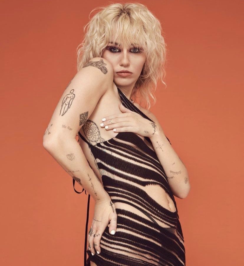 QGdoPOP's tweet photo. 🚨 O 8° álbum de estúdio de Miley Cyrus seguirá vibe disco dos anos 70! https://t.co/QTaWScZmp0
