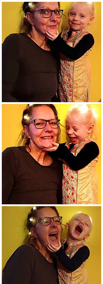 ZoetSanny's tweet photo. Zo'n kerstkaartfotoshoot is hard werken. Ik weet er alles van. 😉
De ervaring leert dat meestal een vd eerste foto's toch de meest geschikte blijkt! 😊 #eenhuisvol #Zeldenrust https://t.co/rEUPlNQv74