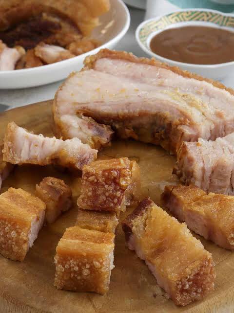 foooodtales's tweet photo. Lechon Kawali #Lechon #Philippines #FilipinoFood https://t.co/W7WcTvwknx