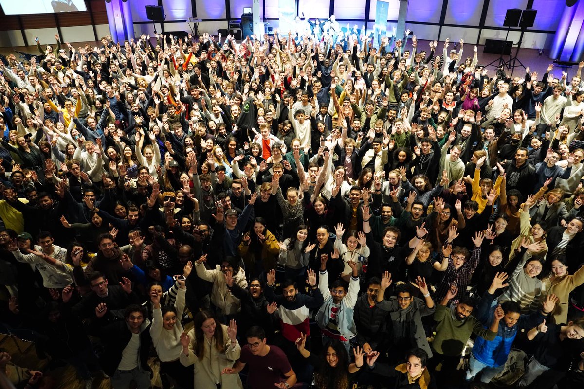 XavierPavie's tweet photo. 900 étudiants pour le plus grand séminaire pédagogique de l’enseignement supérieur… #imaginationweek #imagination #education 

@essec @iMaginationCtr https://t.co/hh1MLwOCBT