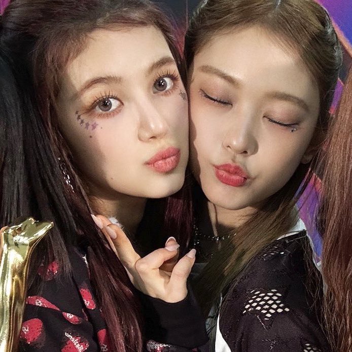 lovablDea's tweet photo. 🍭🍬🍭🍬 https://t.co/knNqTx0CE6