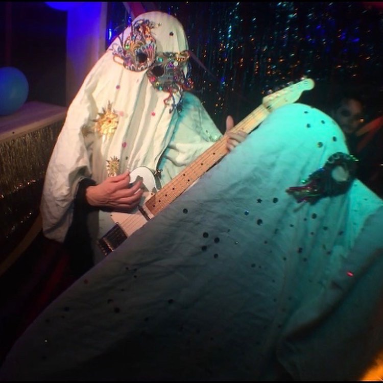 ONCEsomerville's tweet photo. Talk Chalk is playing with Mallcops and Christian Pace on Friday at The Rockwell! Get out and enjoy some live music on Friday the 13th. Tix on https://t.co/ng8o40yqux 🤘✨ #onceattherockwell #talkchalk #mallcops #christianpace #livemusic @tlkchlk @MallcopsMA @RockwellThtr https://t.co/wPlKVyqPZG