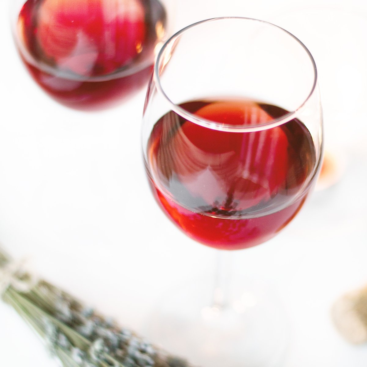 ColioWinery's tweet image. Cheers to having a glass-half-full kind of weekend!

#VQA #wine #redwine #halffull #wineglass #positivity #TGIF