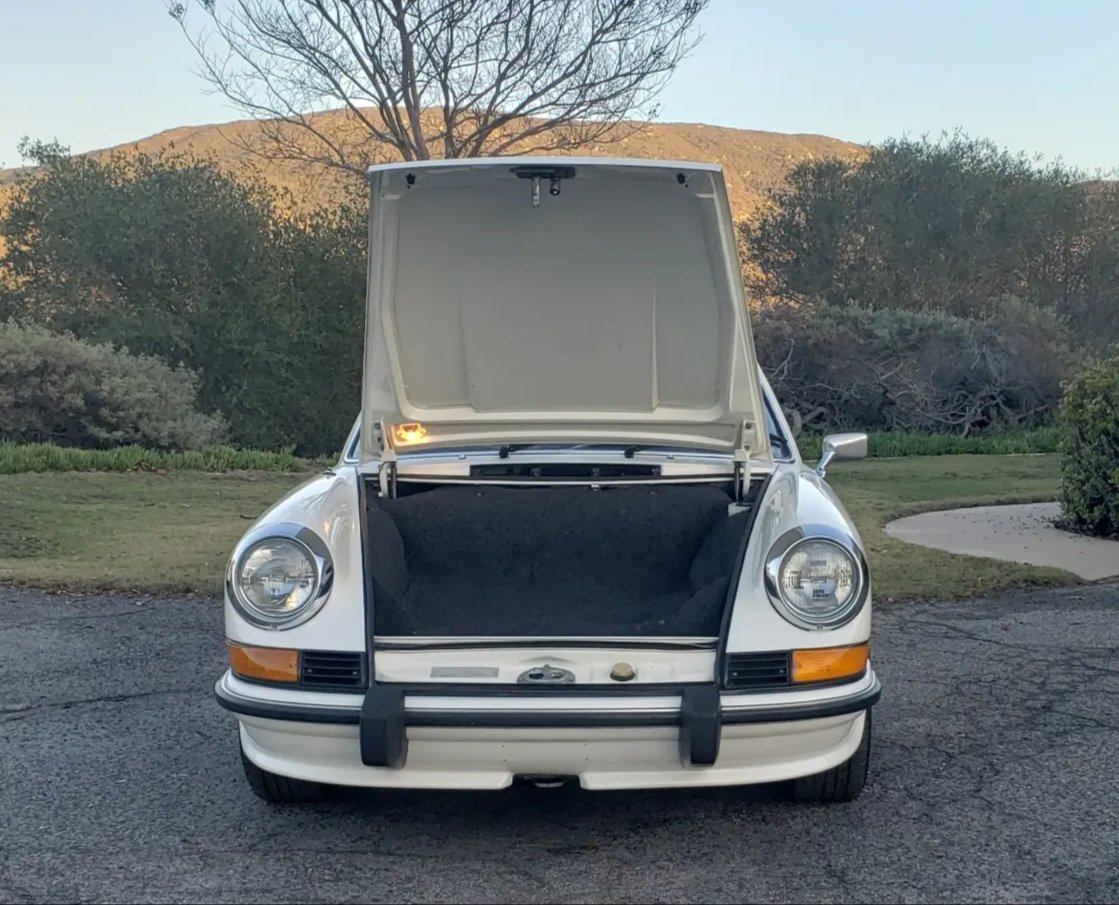 Simple pleasures in life; replaced the front hood struts so the hood stays up under its own power.
#porsche911 #oldporsche #porscheclassic #vintage911 #classic911 #classiccars #boringlifestyle
