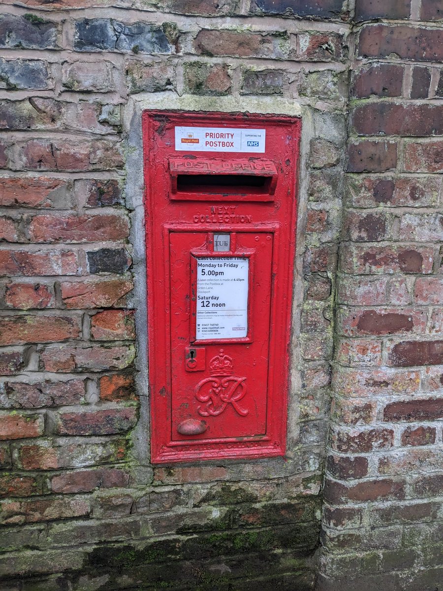Can't beat a post box in a wall. And a George VI no less #postboxsaturday I the #TheHeatons must be in the running for best postbox collection