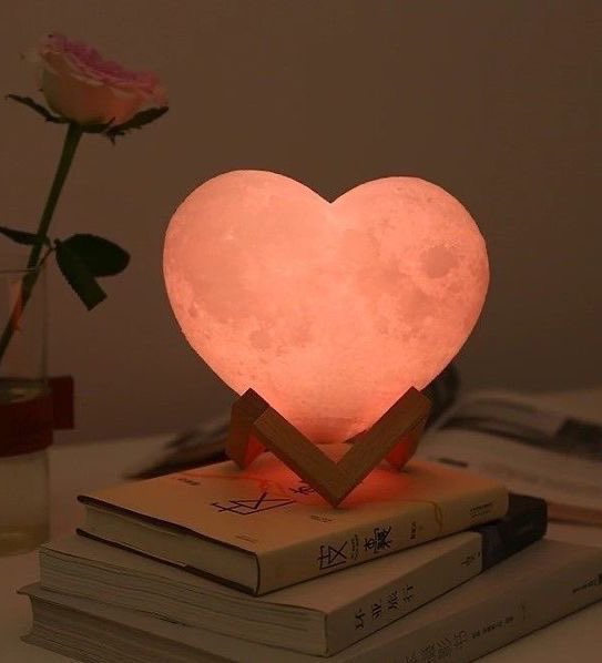 300moods's tweet photo. look at those heart lamps 🥹💗 https://t.co/xbctfa62Dp