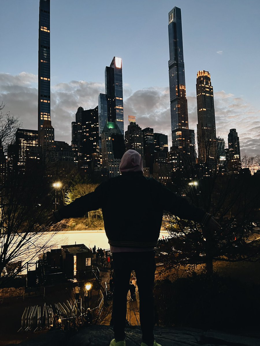 nvzem11's tweet photo. Central Park https://t.co/eMYKY9RTgC