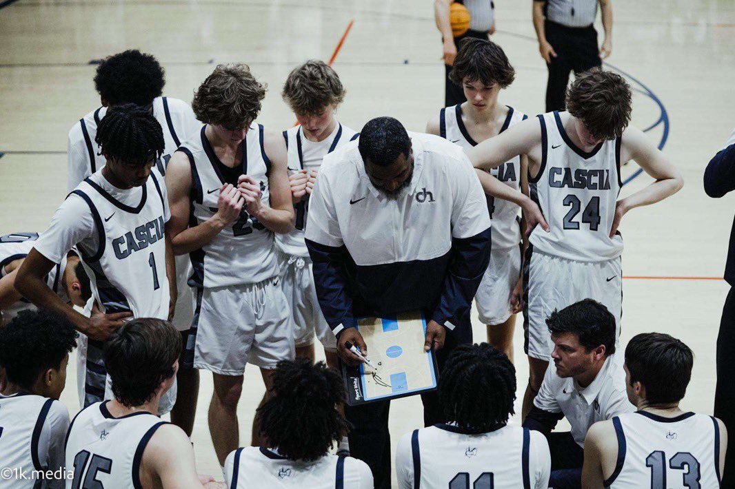 CasciaHallMBB's tweet photo. Trophy on the line.🏆

Coach Mayberry and the commandos are playing in the championship game.

🆚Victory Christian 
📍Skiatook 
⏰ 8:30 https://t.co/8why5WpVH0