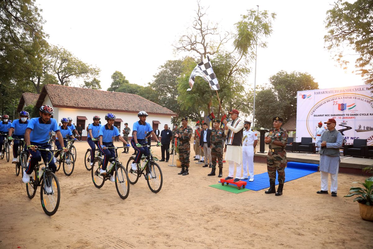095_rishi_'s tweet photo. " भारत का सफर स्वावलंबन की ओर "🇮🇳🚴.....
Sabarmati to Dandi cycle relly 🚴...
Cycle relly 🚴.....
Ncc cadets...
@ADevvrat
@ArvindKapoorTYG @HQ_DG_NCC @NCC_Dte_Gujarat @utsav1543
#cyclerelly
#atmanirbharbharat https://t.co/VyfQpAjKvb