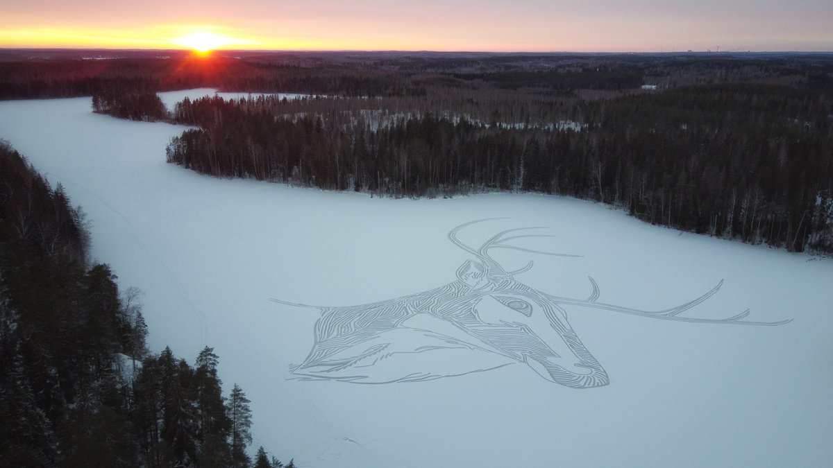 WidgrenPasi's tweet photo. Retkeilijöiden iloksi Lahden Lapakiston retkeilyalueen Pitkäjärvelle jääpiirtelykuva. Mielessä oli valkohäntäpeura täällä etelässä kun ollaan, joku voi nähdä poron. Fiskars toimi jälleen. Hyvää alkanutta vuotta kaikille, retkeillään ja nautitaan luonnosta. #thisisfinland #fiskars https://t.co/x4DHApq1kA