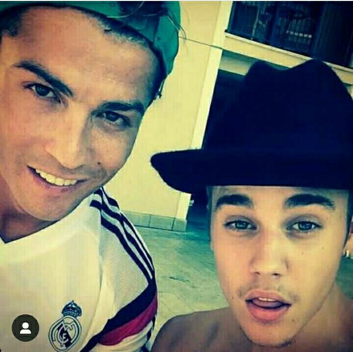 starmodelniger1's tweet photo. Blur your evening with the faces of these Duo @cristiano and @justinbieber . we at Nigeria's Next Star Model Celebrate nothing but Greatness, and this right here is greatness! #JustinBieber  #Cristiano #NigeriaNextStarModel #models #nnstarm https://t.co/iDkwQ1Bvwg