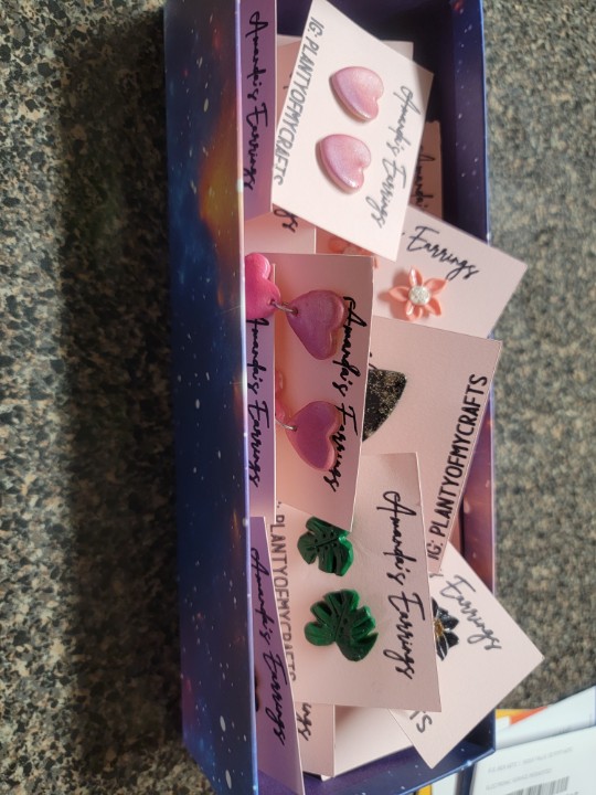 amandayeaah's tweet photo. I started making earrings with polymer clay and today I'm taking my box full to work with me. Today.. a box, by the end of this year, we'll see😏 https://t.co/VpDN6jhO6Z